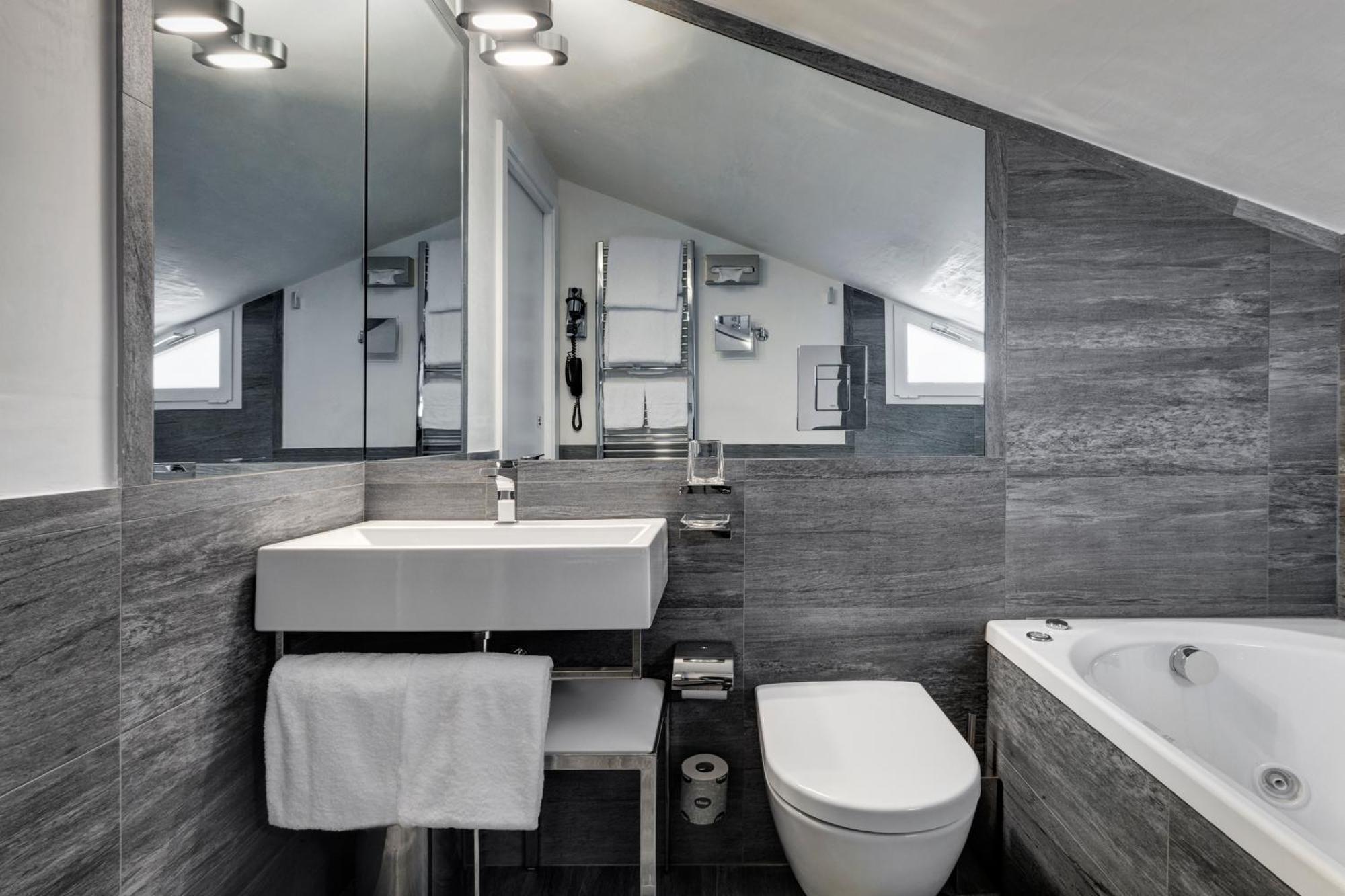 Suite con Accesso Spa - Mansarda